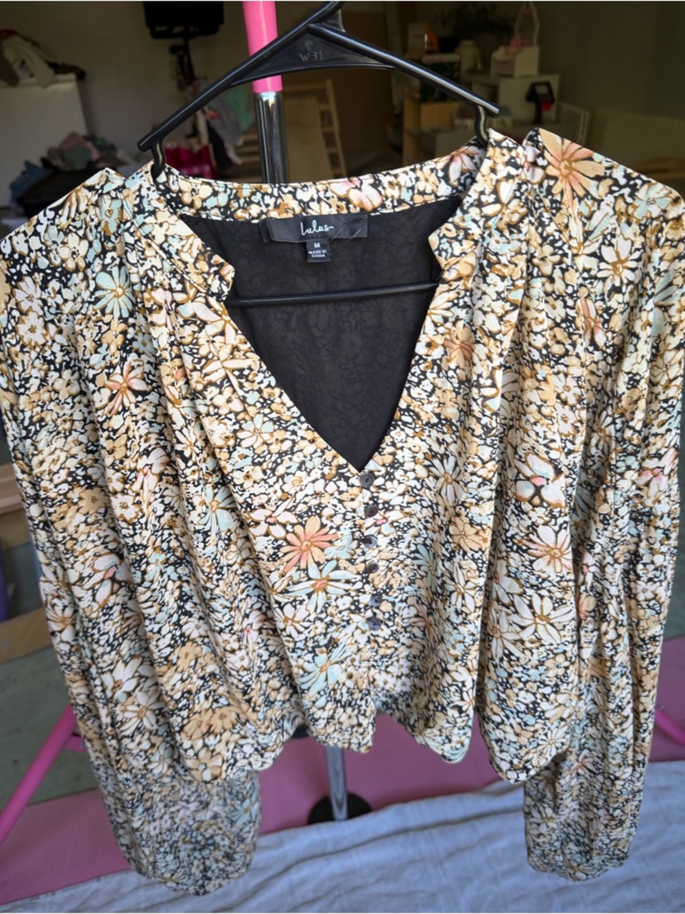Lulu's Printed V-Neck Top in Black, Cream & Tan